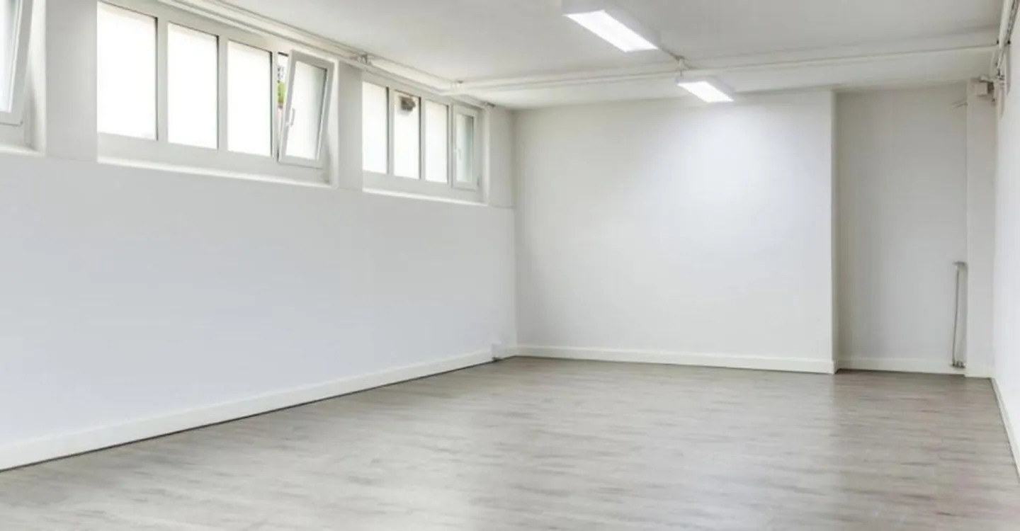 Versatile usable premises centrally located in Brig - Photo 1 of 12