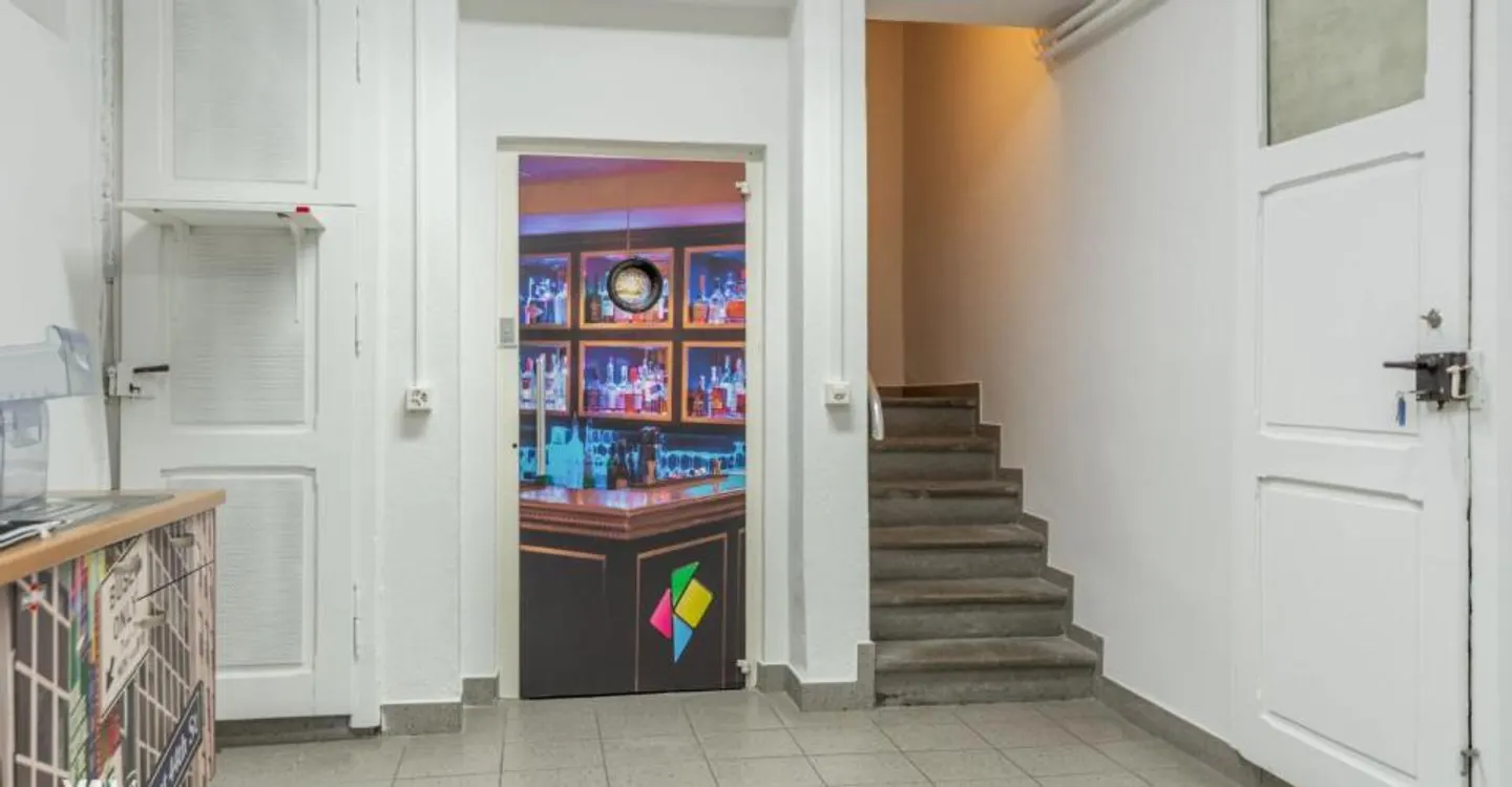 Versatile usable premises centrally located in Brig - Photo 3 of 12