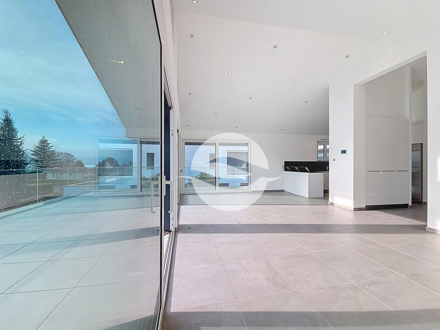 Representative Apartment with Lake View - Photo 5 of 11