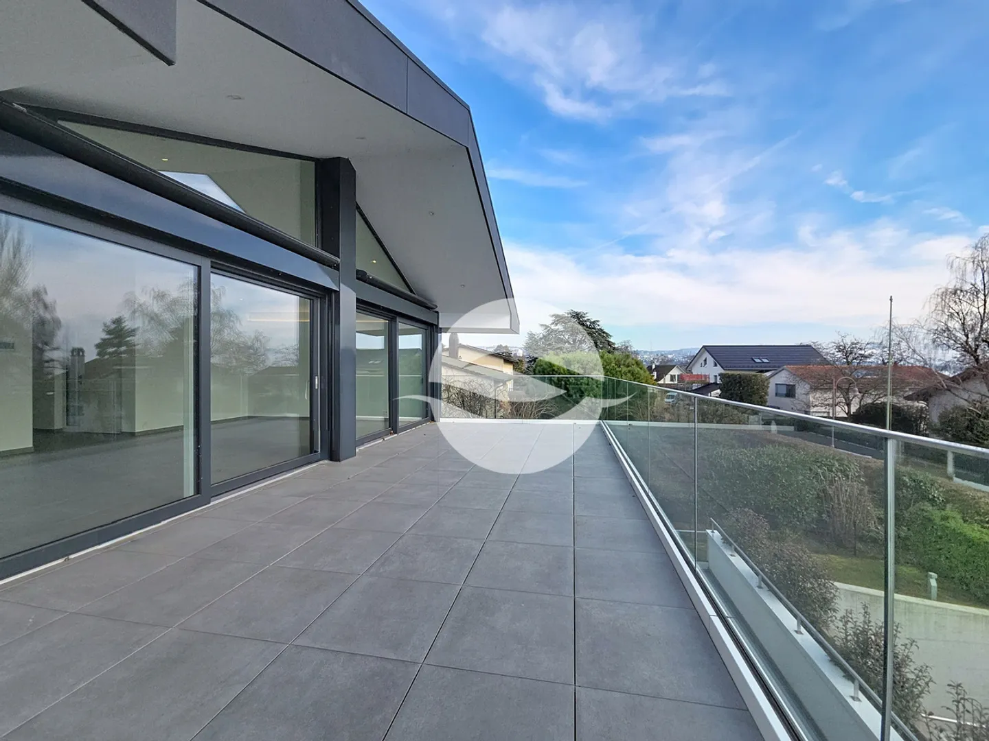 Representative Apartment with Lake View - Photo 7 of 11