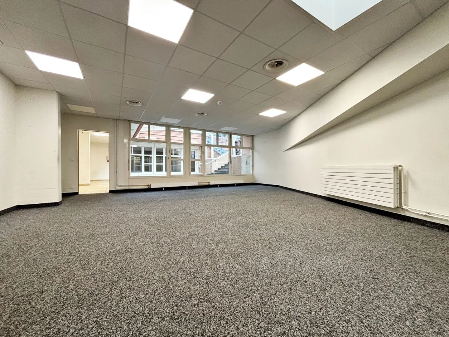 Local commercial d'exception au centre de Nyon - Photo 6 sur 13