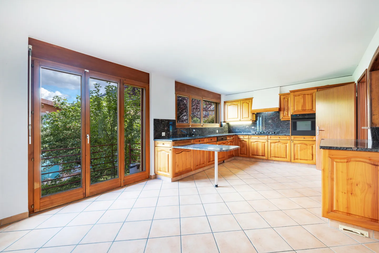 Außergewöhnliche 9,5-Zimmer-Villa – Blick auf den See und die Berge an der Riviera - Foto 9 von 29