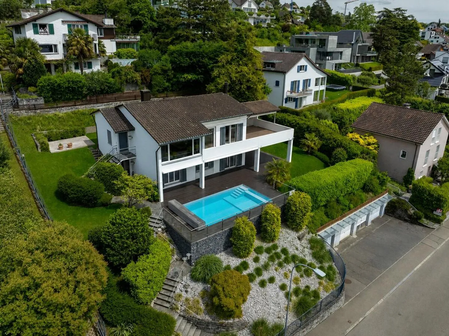 Exklusives Einfamilienhaus mit Seesicht - Foto 1 von 7