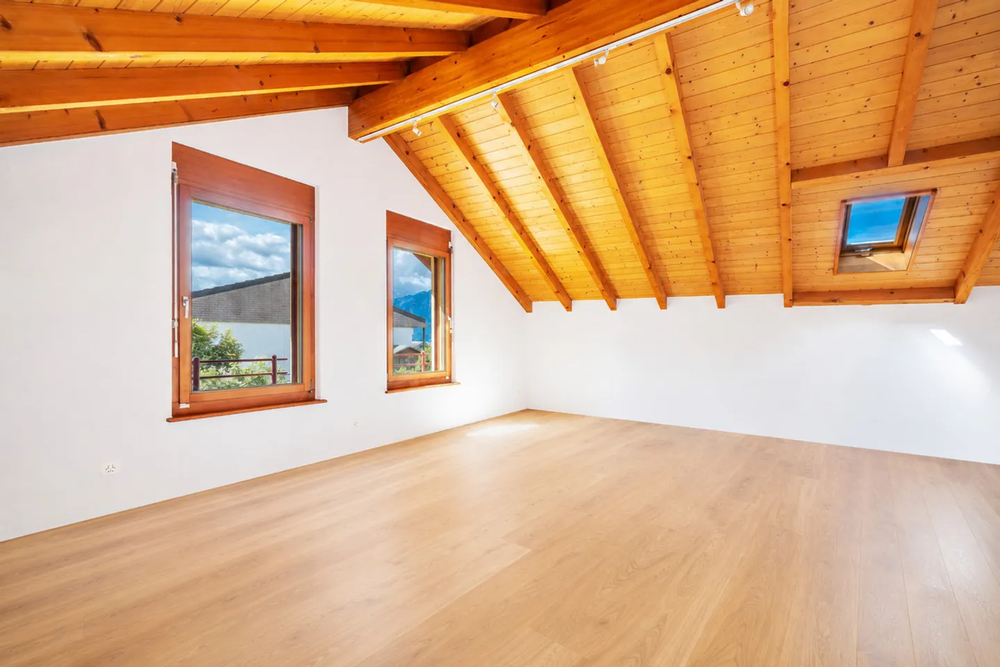 Außergewöhnliche 9,5-Zimmer-Villa – Blick auf den See und die Berge an der Riviera - Foto 14 von 29