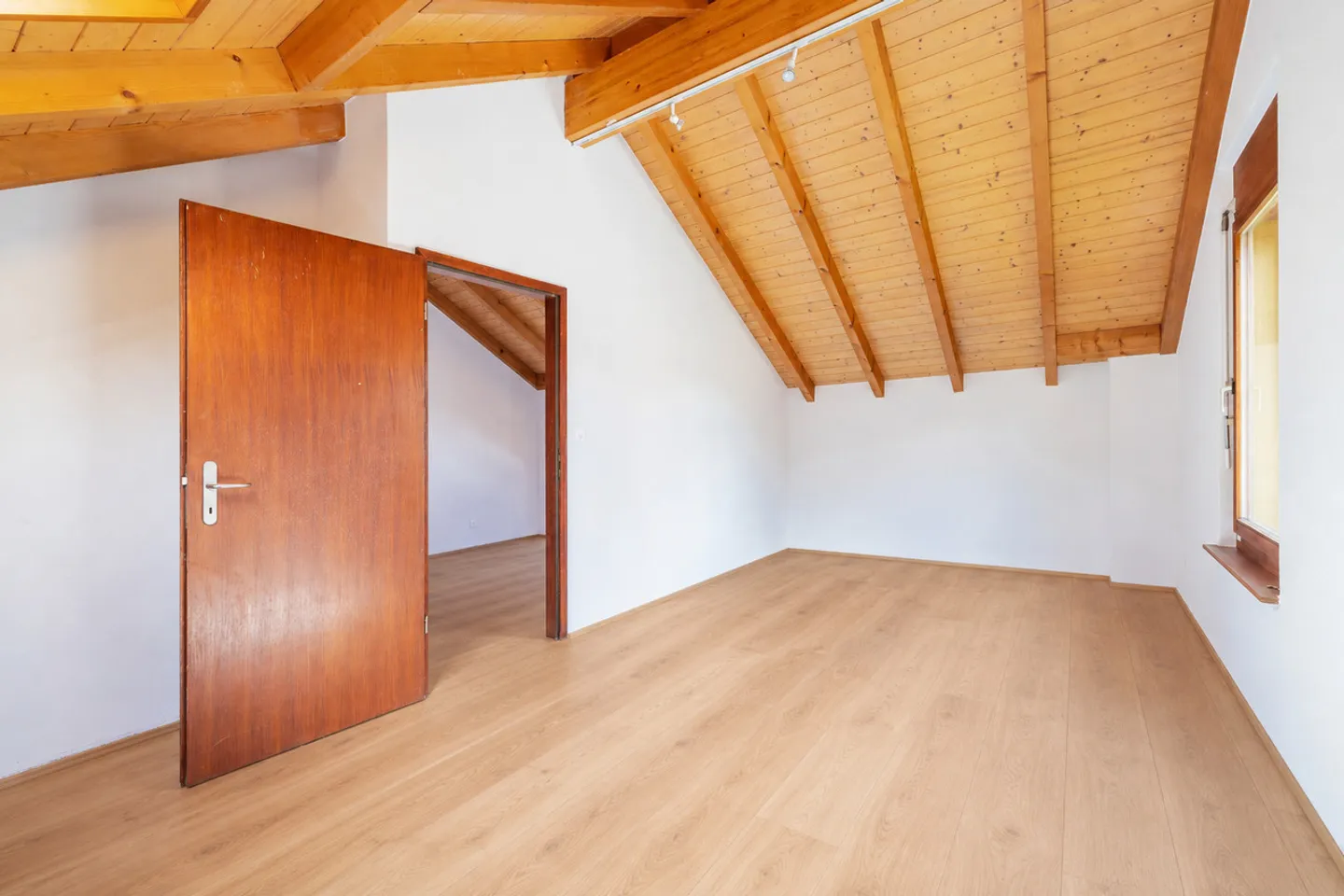 Außergewöhnliche 9,5-Zimmer-Villa – Blick auf den See und die Berge an der Riviera - Foto 16 von 29