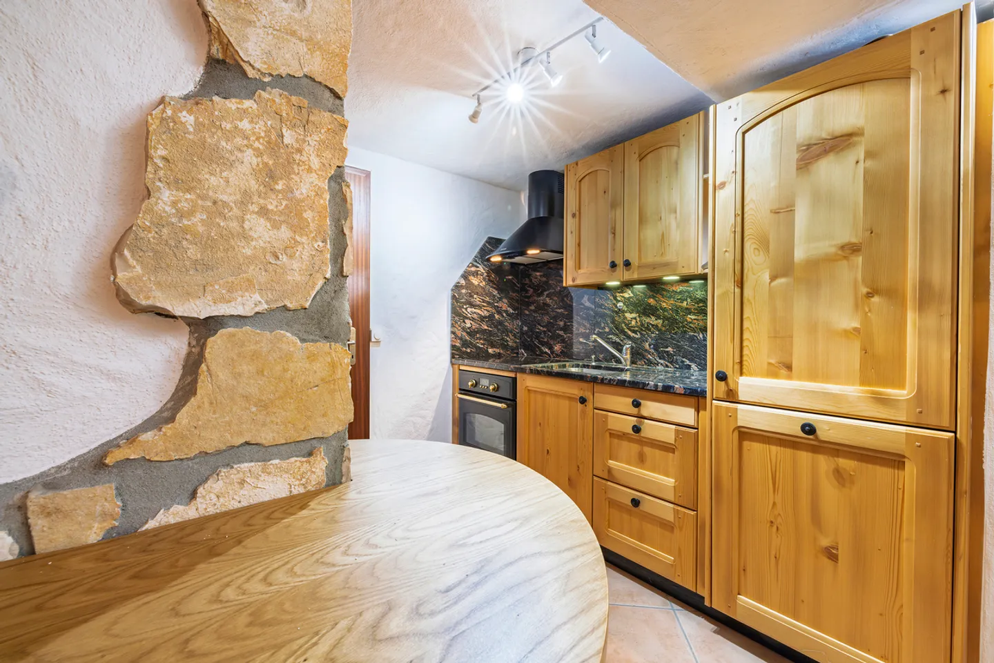 Außergewöhnliche 9,5-Zimmer-Villa – Blick auf den See und die Berge an der Riviera - Foto 23 von 29