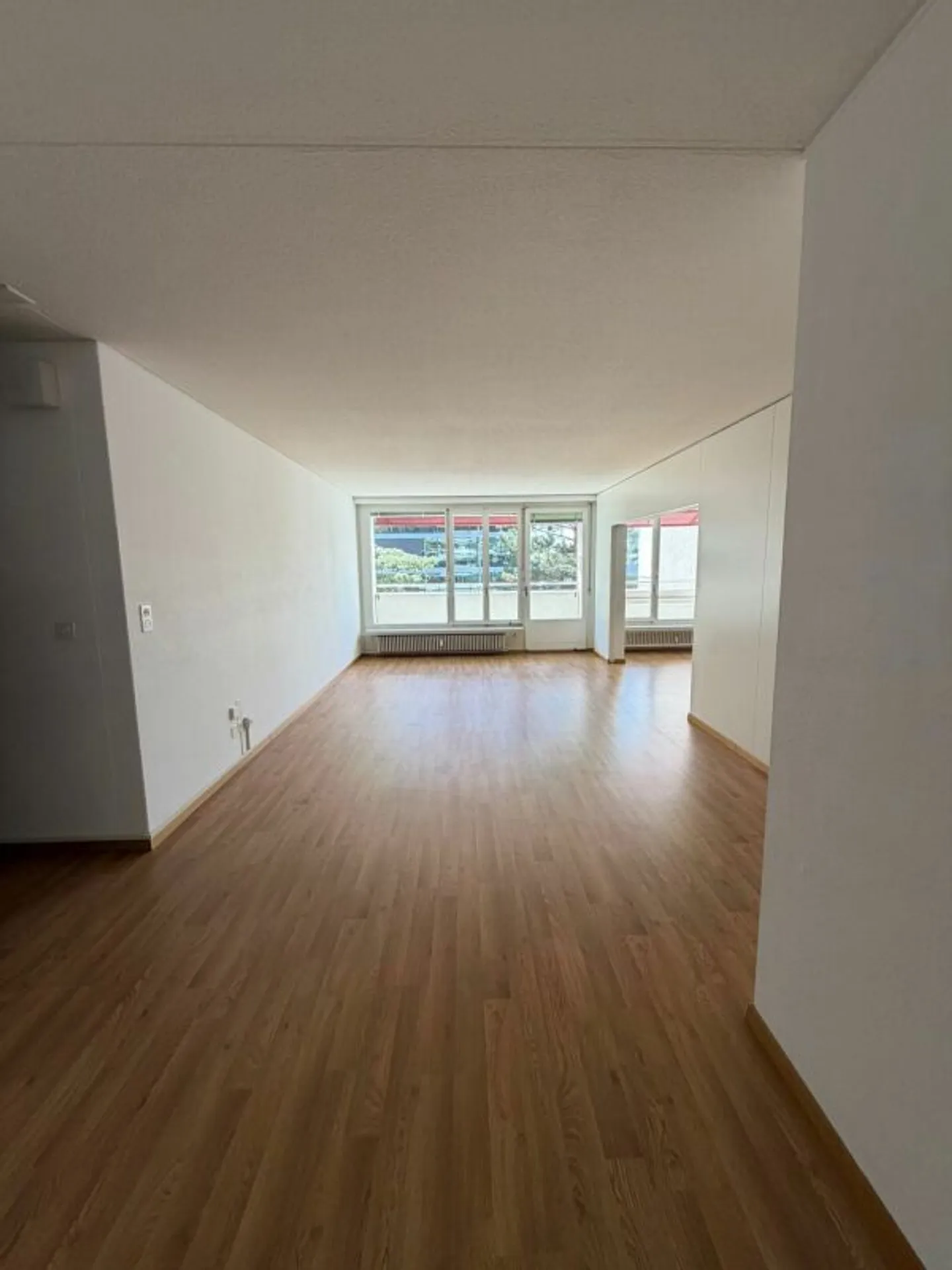 Appartamento spazioso 3.5 locali - Foto 3 di 12