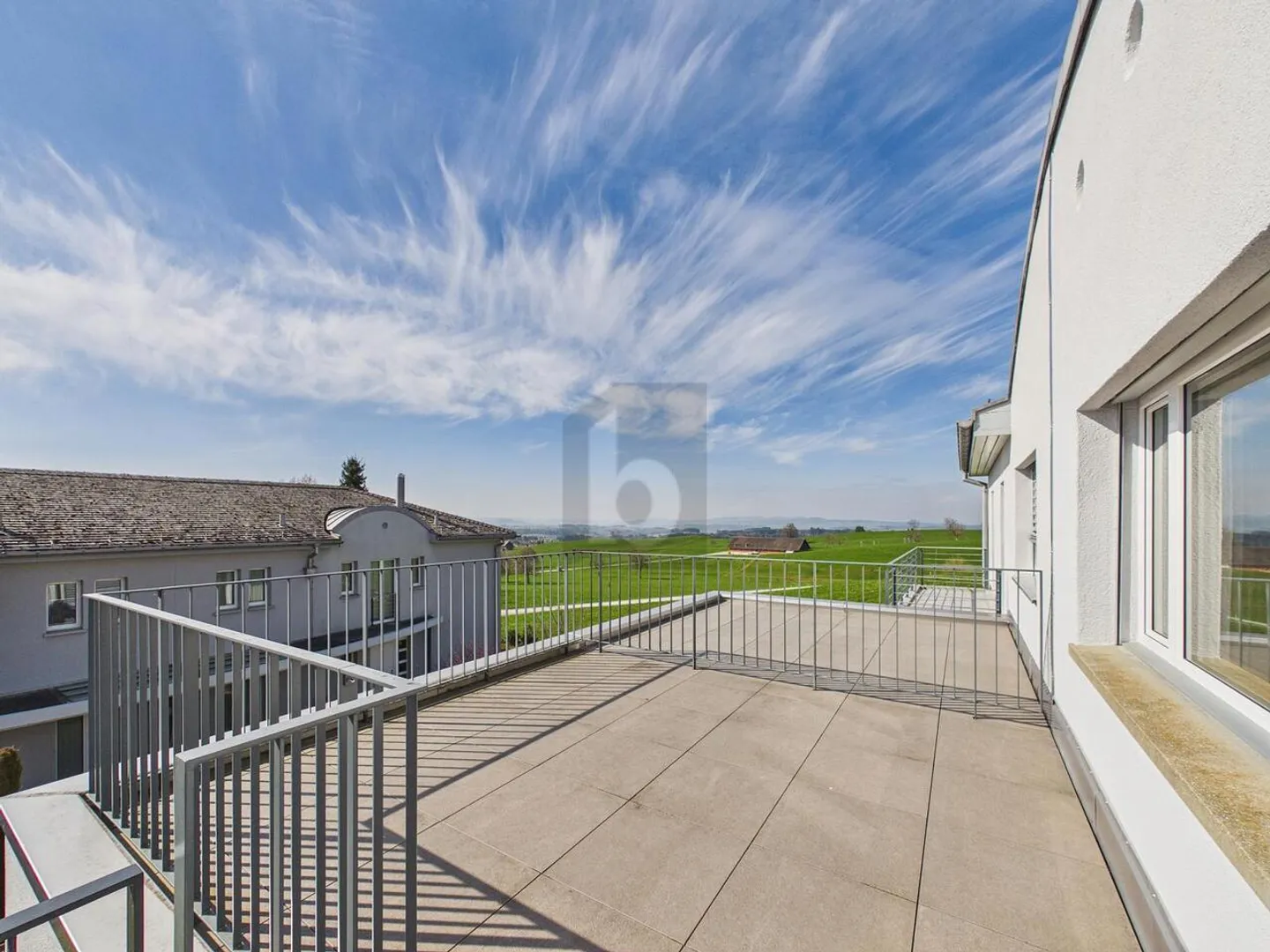 Charming Semi-Detached House - Photo 5 of 6