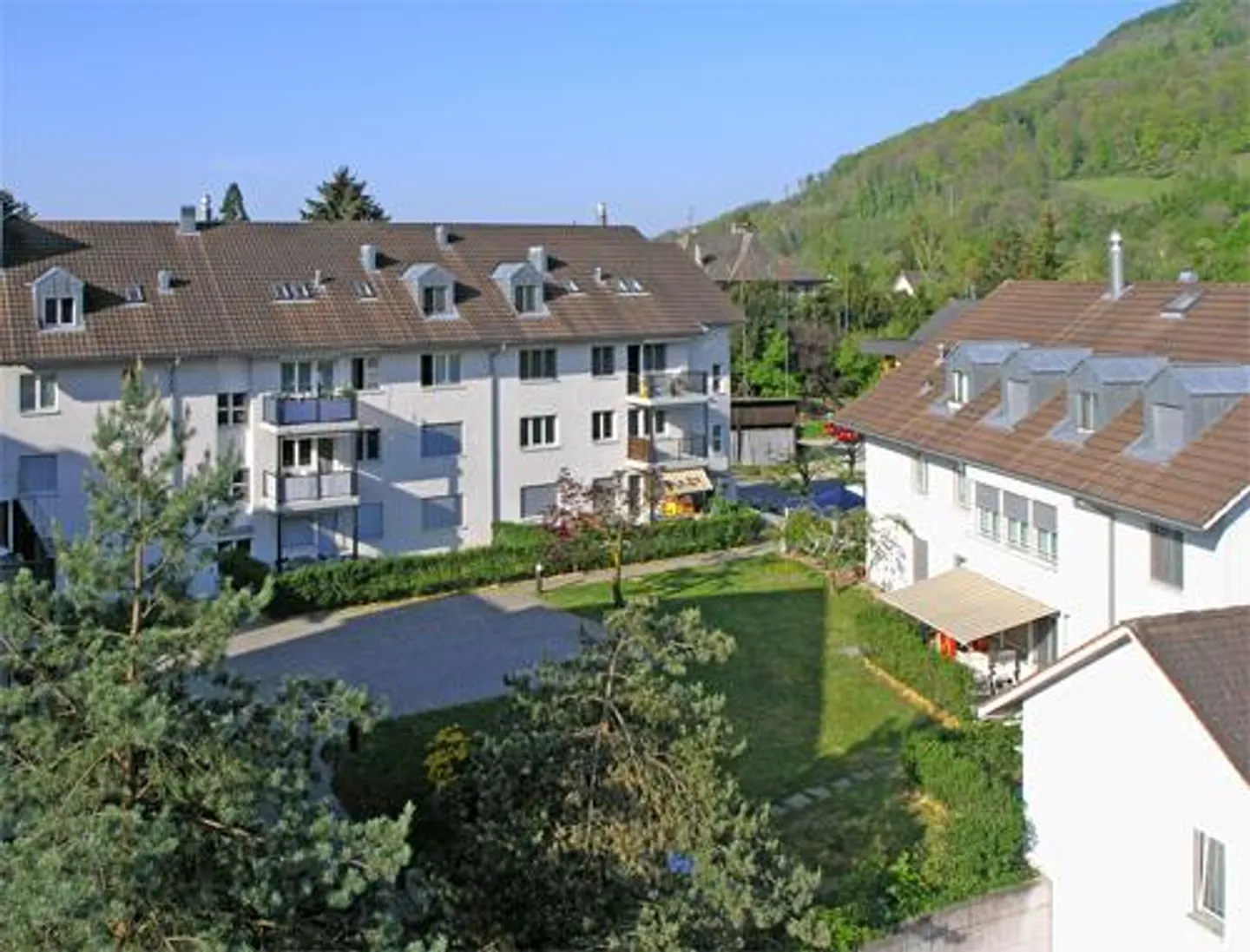 Appartement 3.5 pièces au 2ème étage avec sa propre buanderie - Photo 1 sur 8