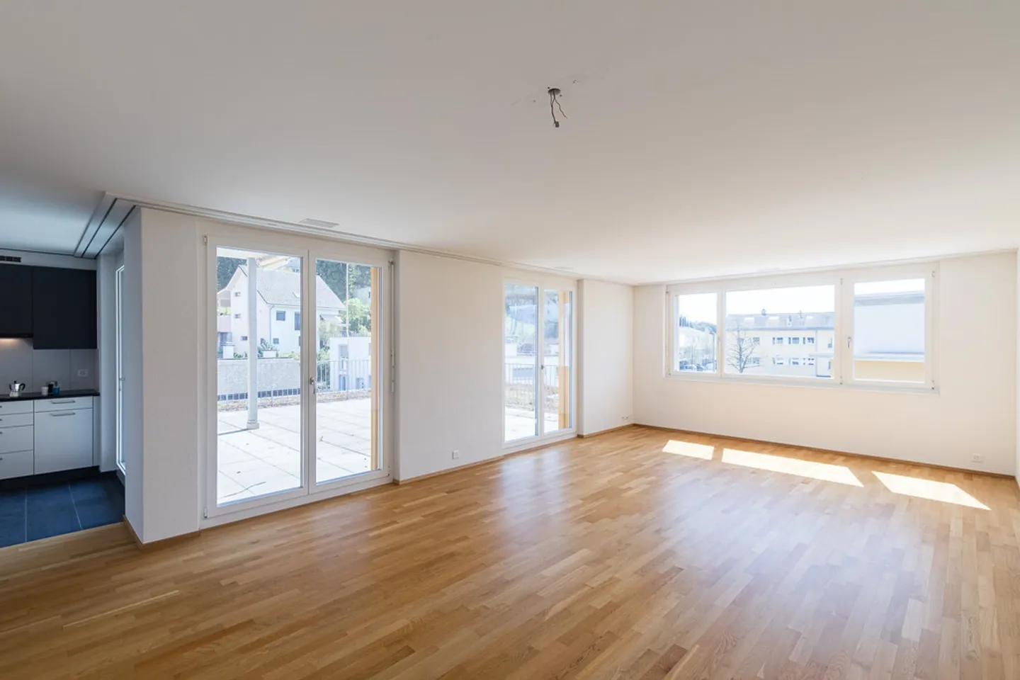 Moderne Attikawohnung mit Terrasse - Foto 7 von 12