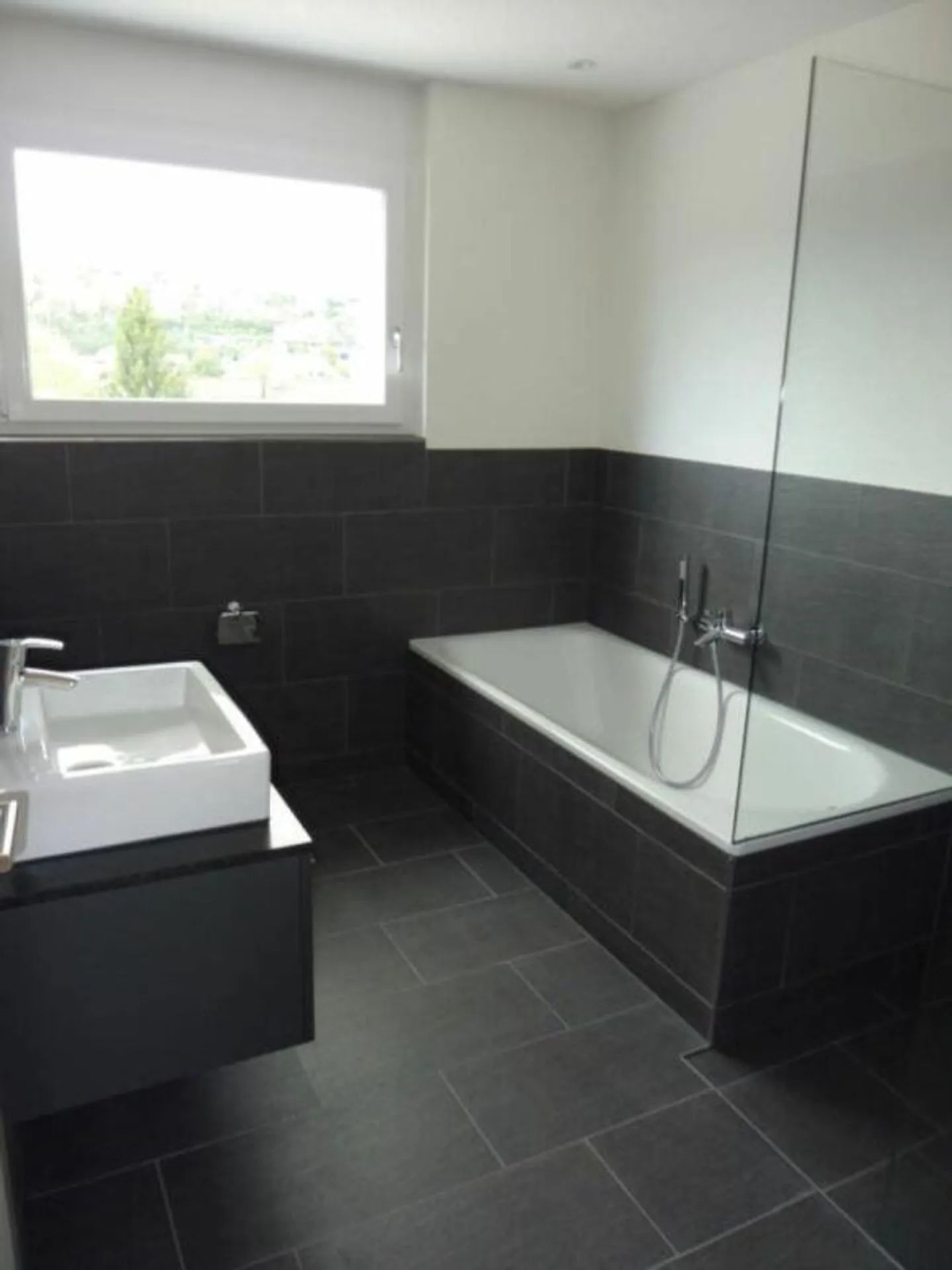 Moderne 4.5-Zimmer-Attika-Wohnung in Birmensdorf zu vermieten! - Foto 4 von 5