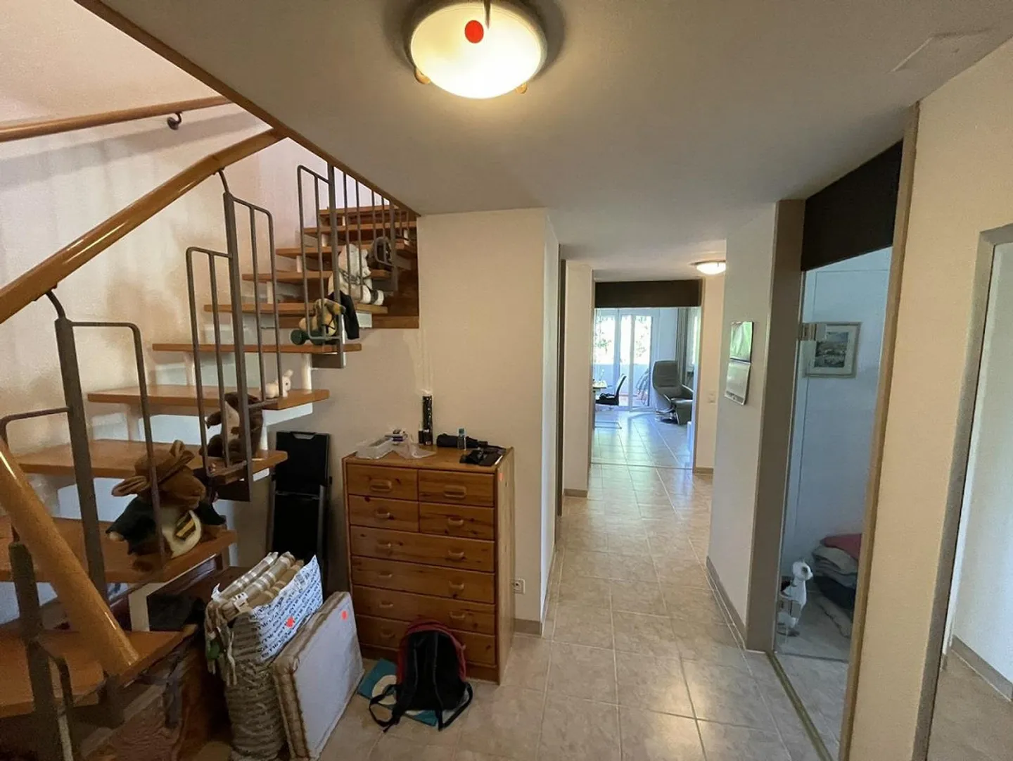 Charming Maisonette Apartment in Binningen - Photo 2 of 14