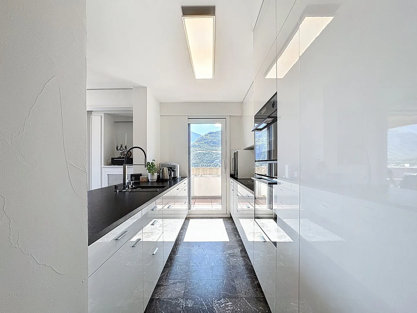 Duplex en attique avec terrasse panoramique - Photo 4 of 9