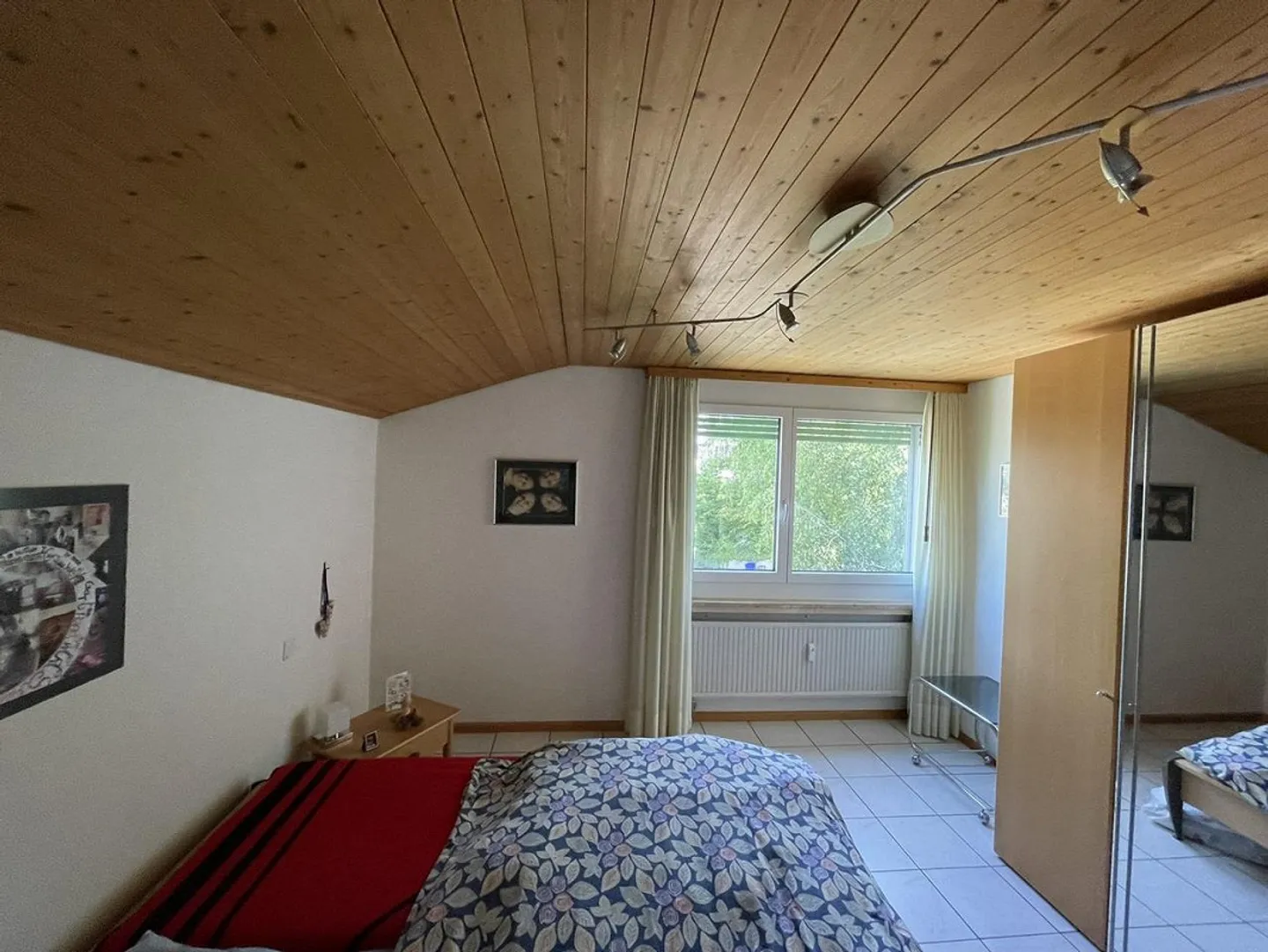 Charming Maisonette Apartment in Binningen - Photo 10 of 14
