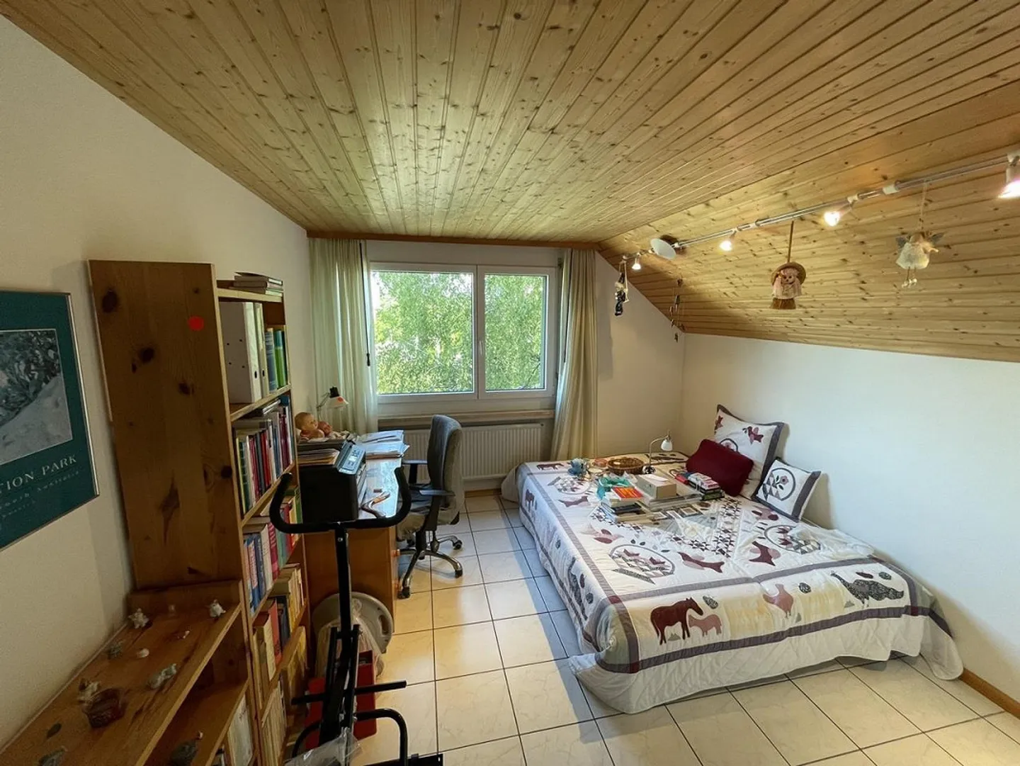 Charming Maisonette Apartment in Binningen - Photo 11 of 14