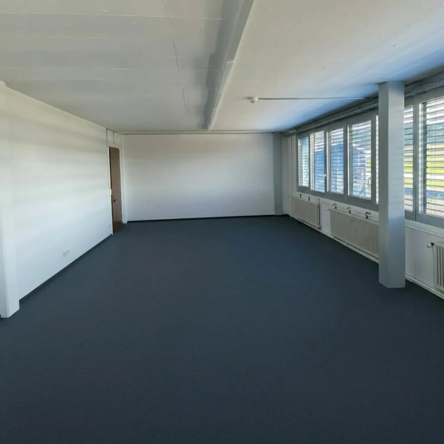 Helles, renoviertes Büro an ruhiger Lage in Aarberg - Photo 2 sur 5