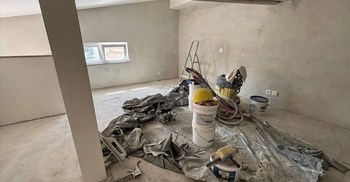 Mixed-use building for rent - Photo 5 of 5