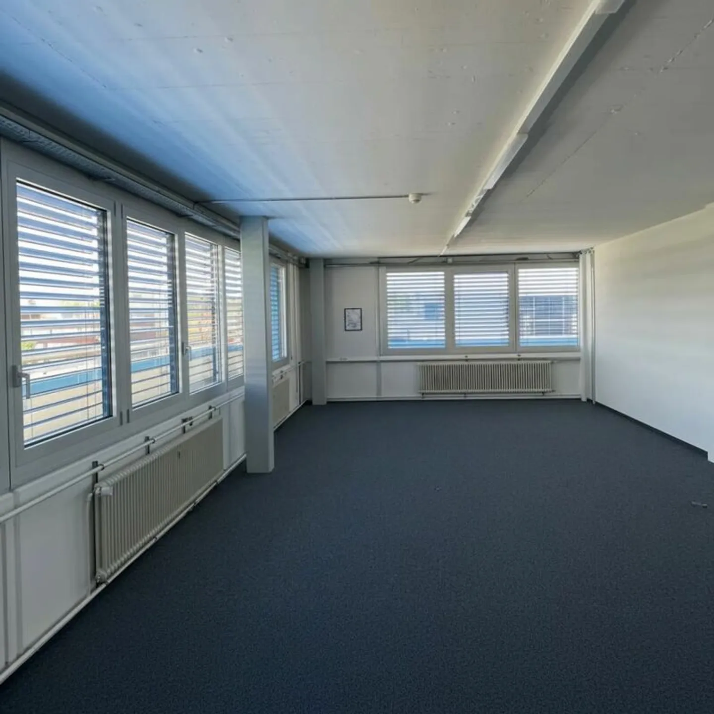 Helles, renoviertes Büro an ruhiger Lage in Aarberg - Photo 1 sur 5