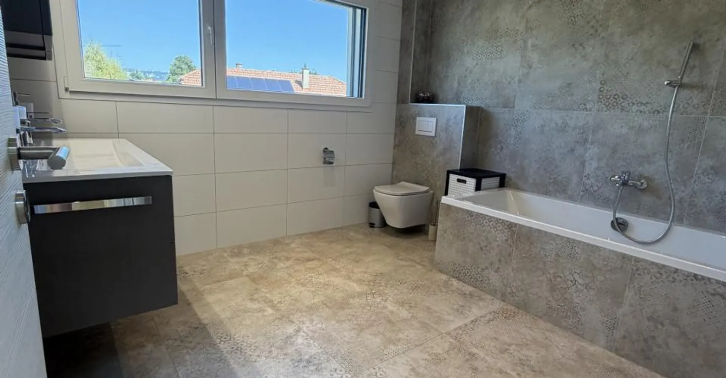 OPPORTUNITY - Semi-Detached Villa - Photo 5 of 9
