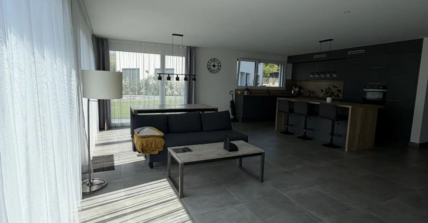 OPPORTUNITY - Semi-Detached Villa - Photo 3 of 9