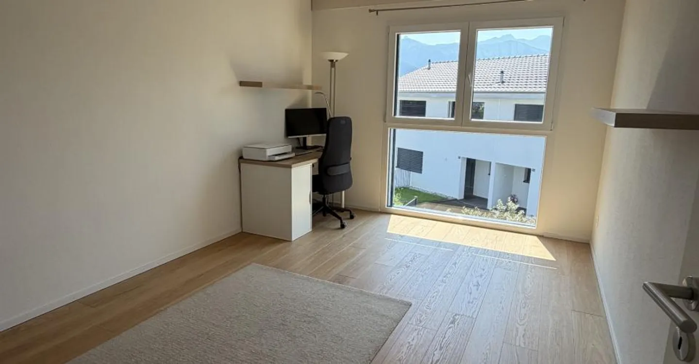 OPPORTUNITY - Semi-Detached Villa - Photo 4 of 9