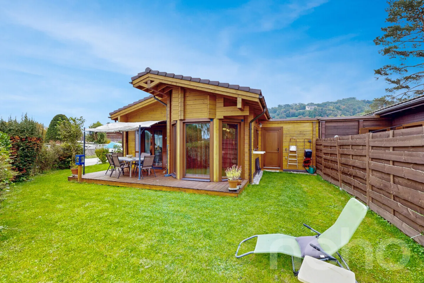 Splendid wooden house just steps from the lake - Photo 3 of 13