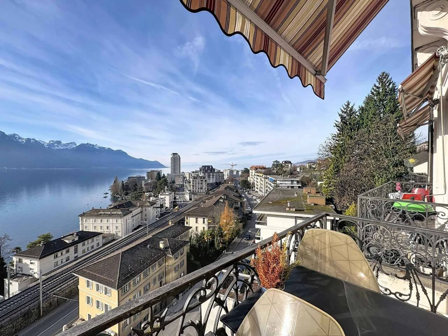 Appartement Charmant avec Vue sur le Lac - Photo 1 sur 13