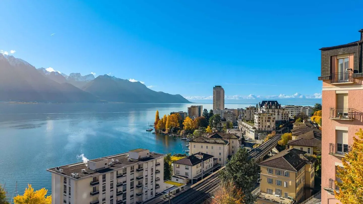 Appartement Charmant avec Vue sur le Lac - Photo 2 sur 13