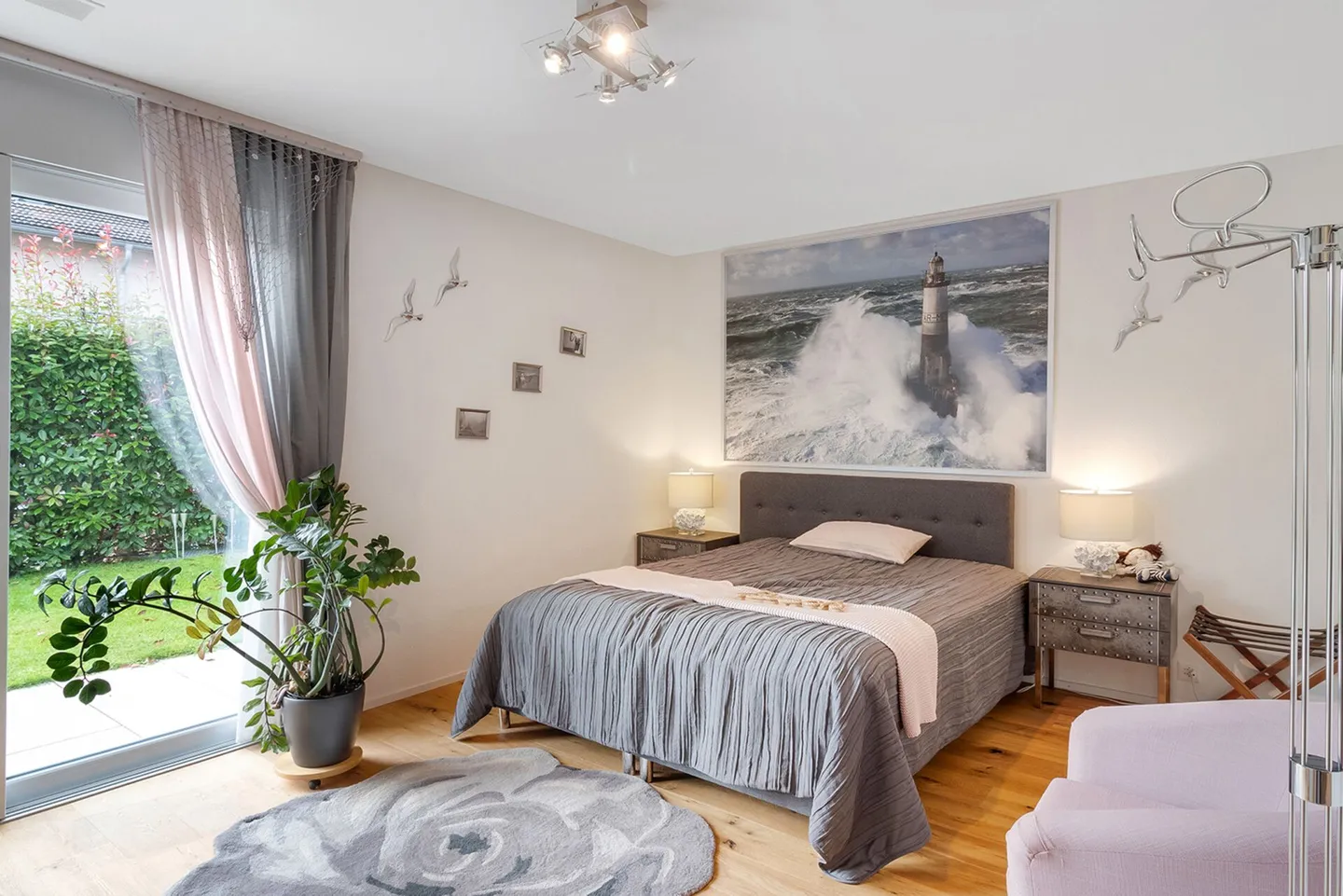 Luxurious Garden Apartment with all Extras! - Photo 4 of 20