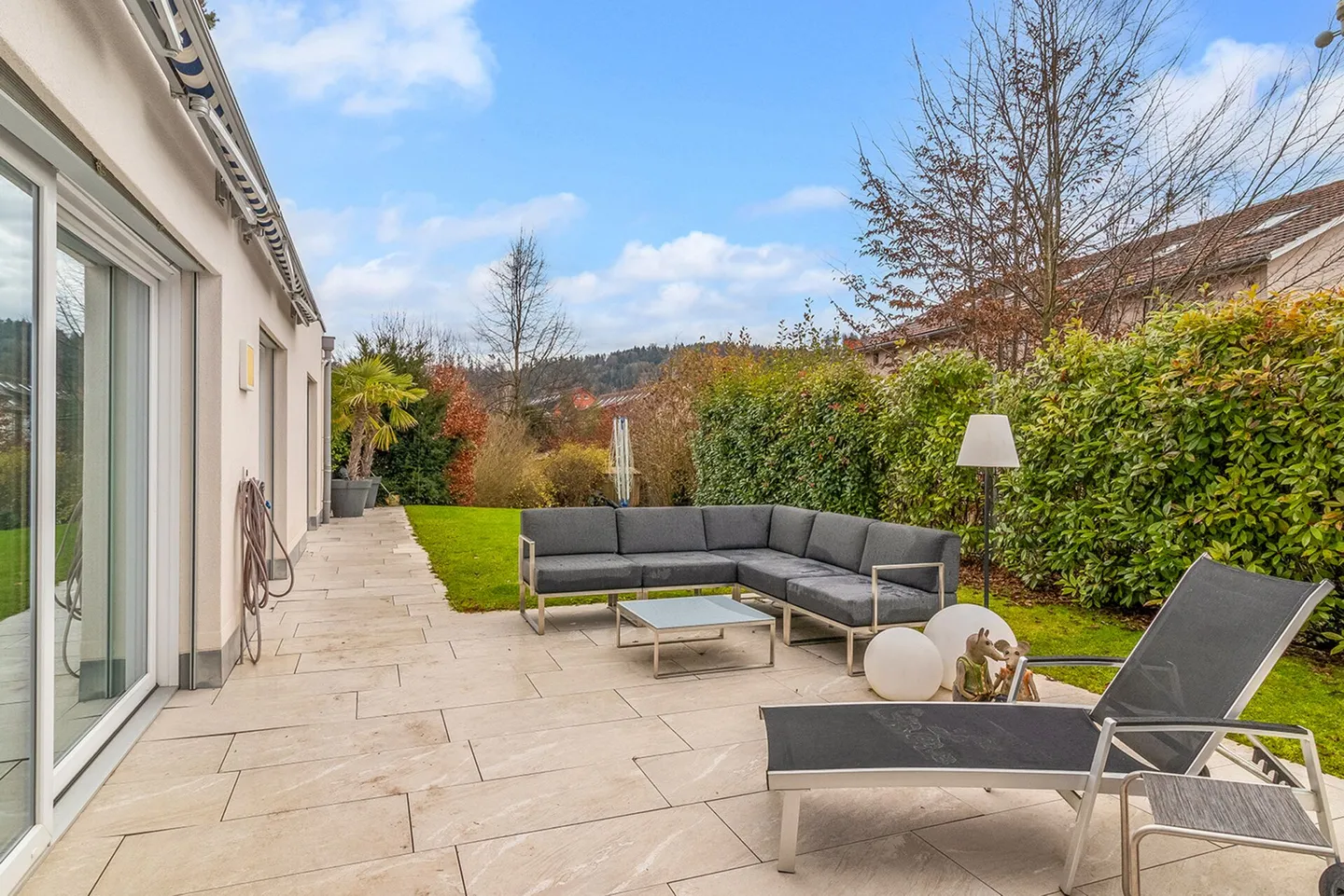 Luxurious Garden Apartment with all Extras! - Photo 9 of 20