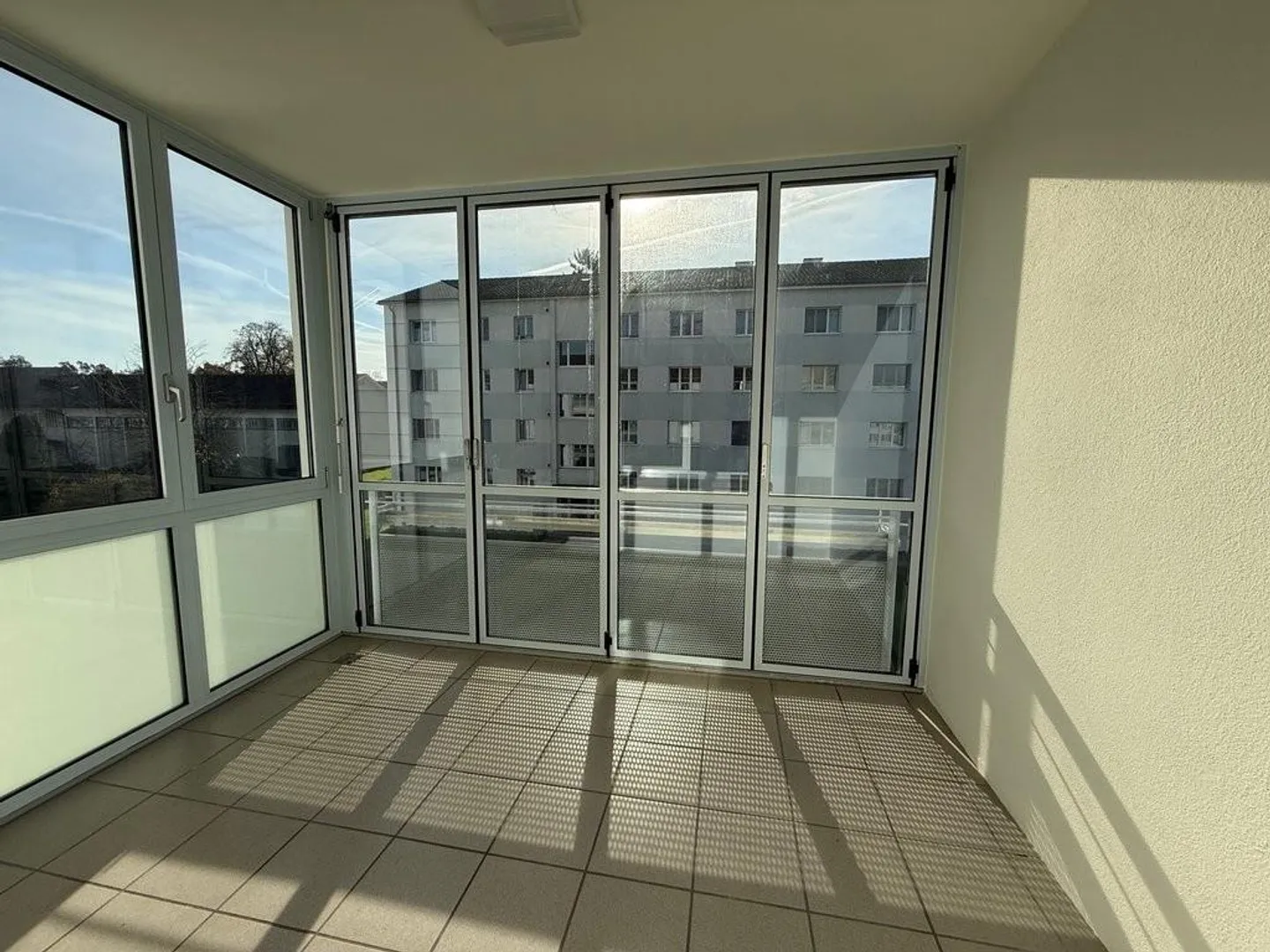 Cozy 1-room apartment for rent in residential area - Photo 3 of 6