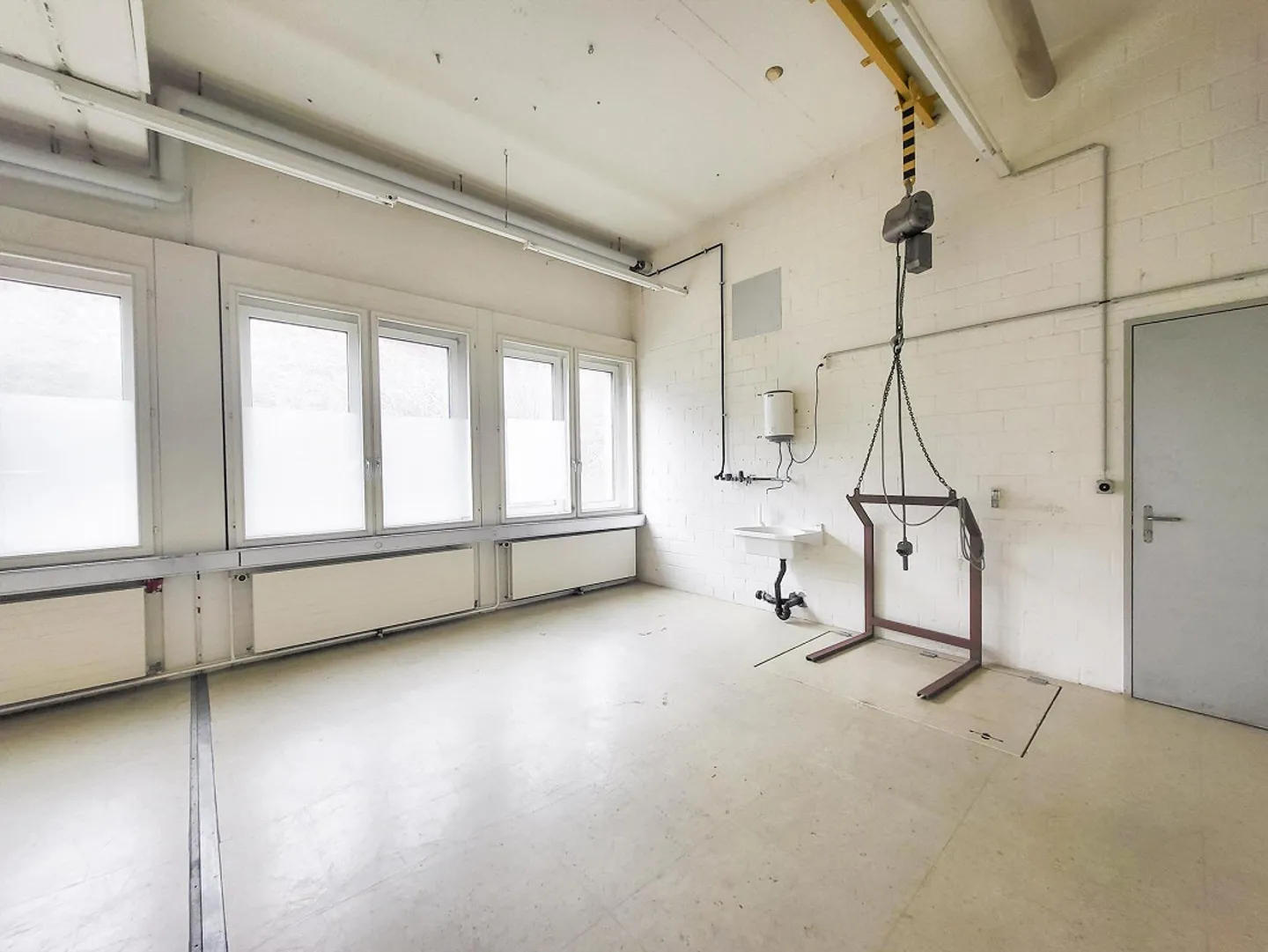 Office, Studio or Commercial Space in a Central Location - Photo 3 of 5
