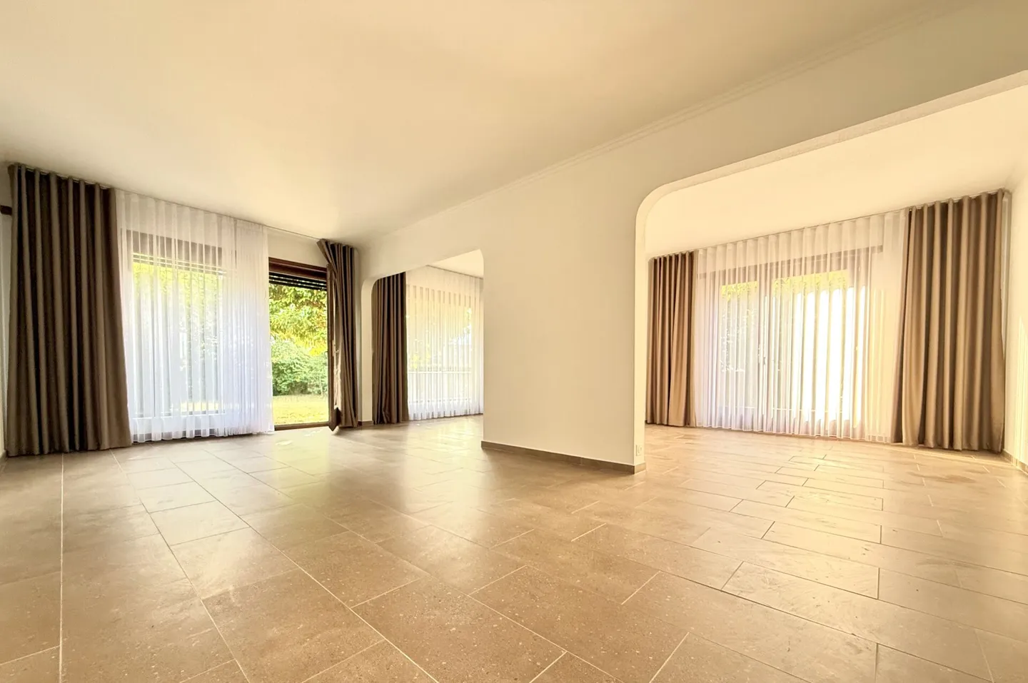 Villa a schiera (d'angolo) - Foto 1 di 8