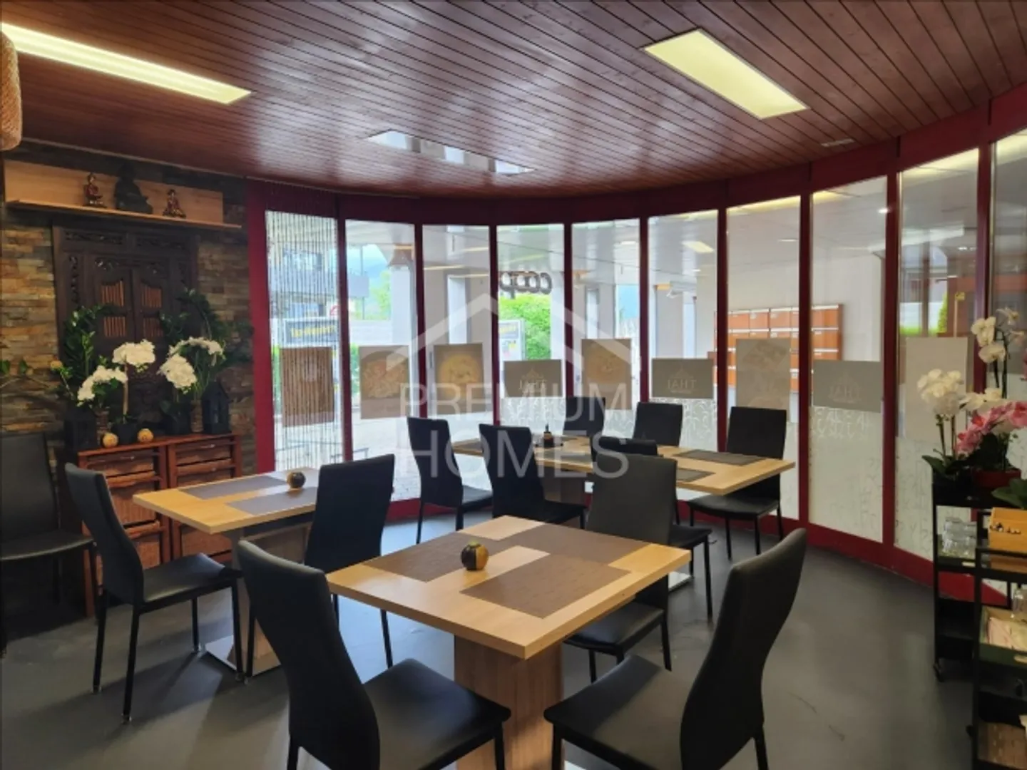 Restaurant et Bureau dans un Emplacement Fréquenté - Photo 4 sur 4