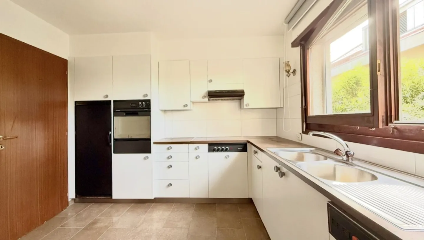 Villa a schiera (d'angolo) - Foto 7 di 8