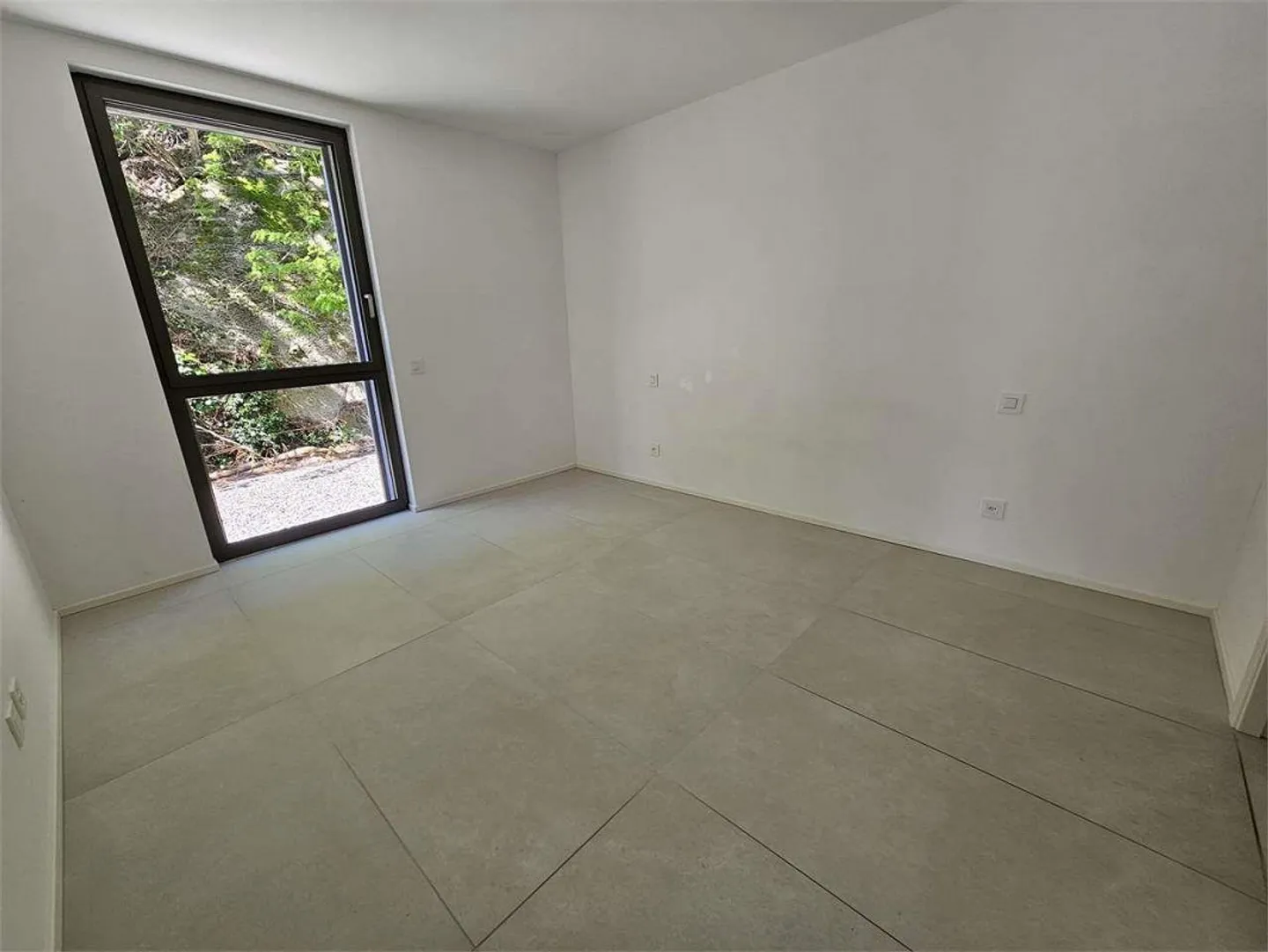 Pura, 3.5 pièces avec terrasse et jardin - Photo 12 sur 13