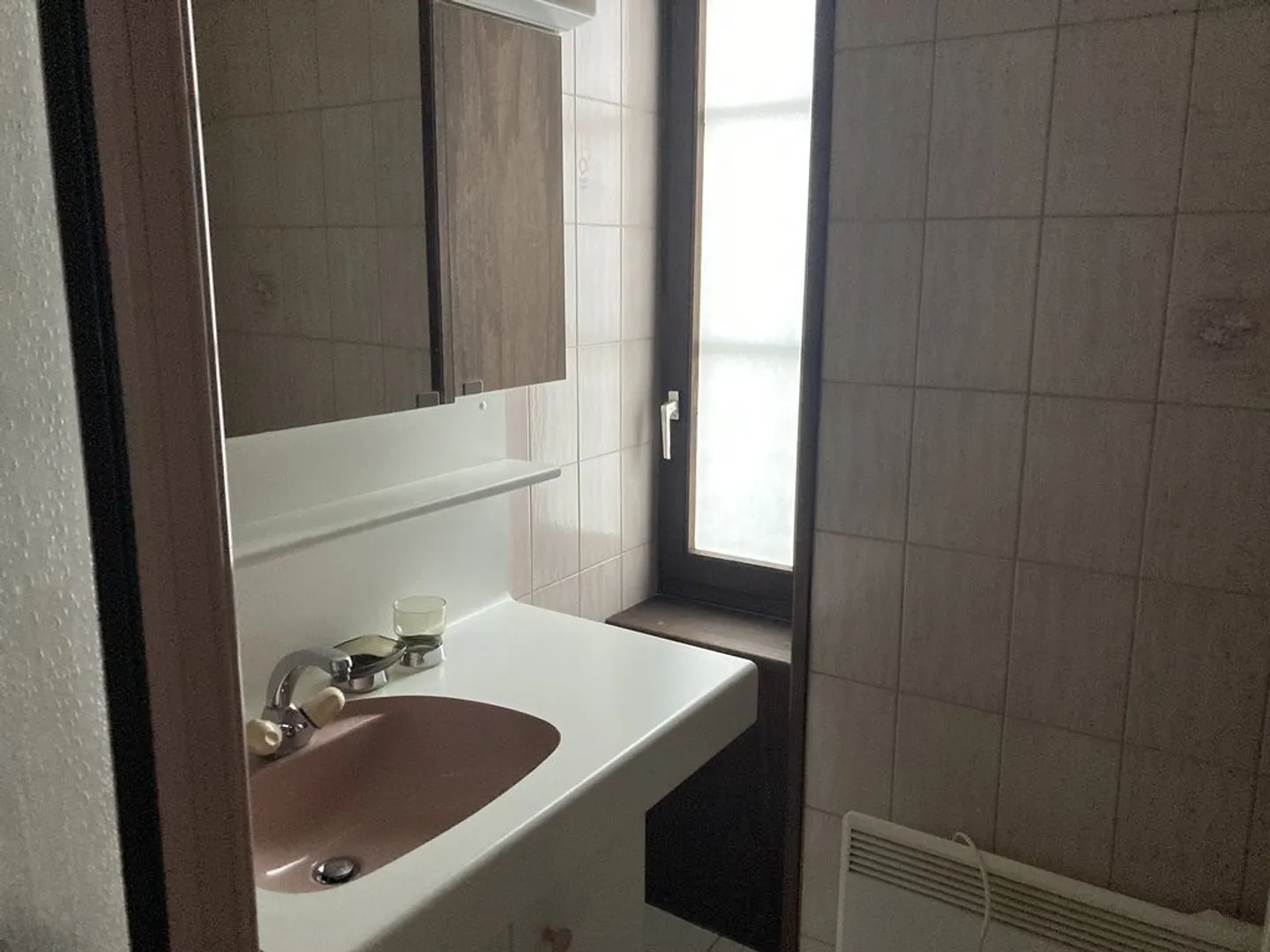 BEAUTIFUL APARTMENT FOR RENT WITH 3.5 ROOMS - Photo 4 of 11