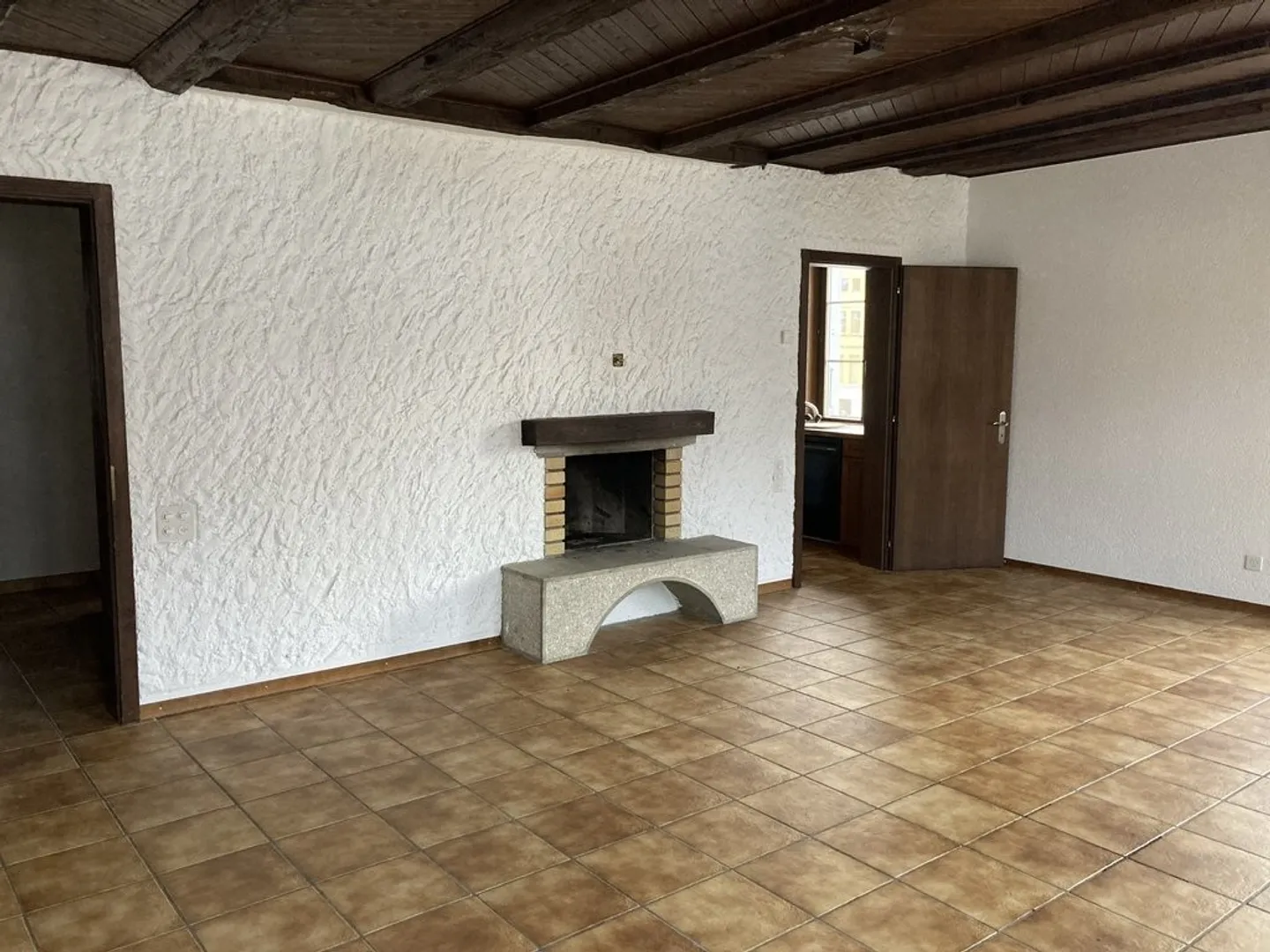 BEAUTIFUL APARTMENT FOR RENT WITH 3.5 ROOMS - Photo 10 of 11