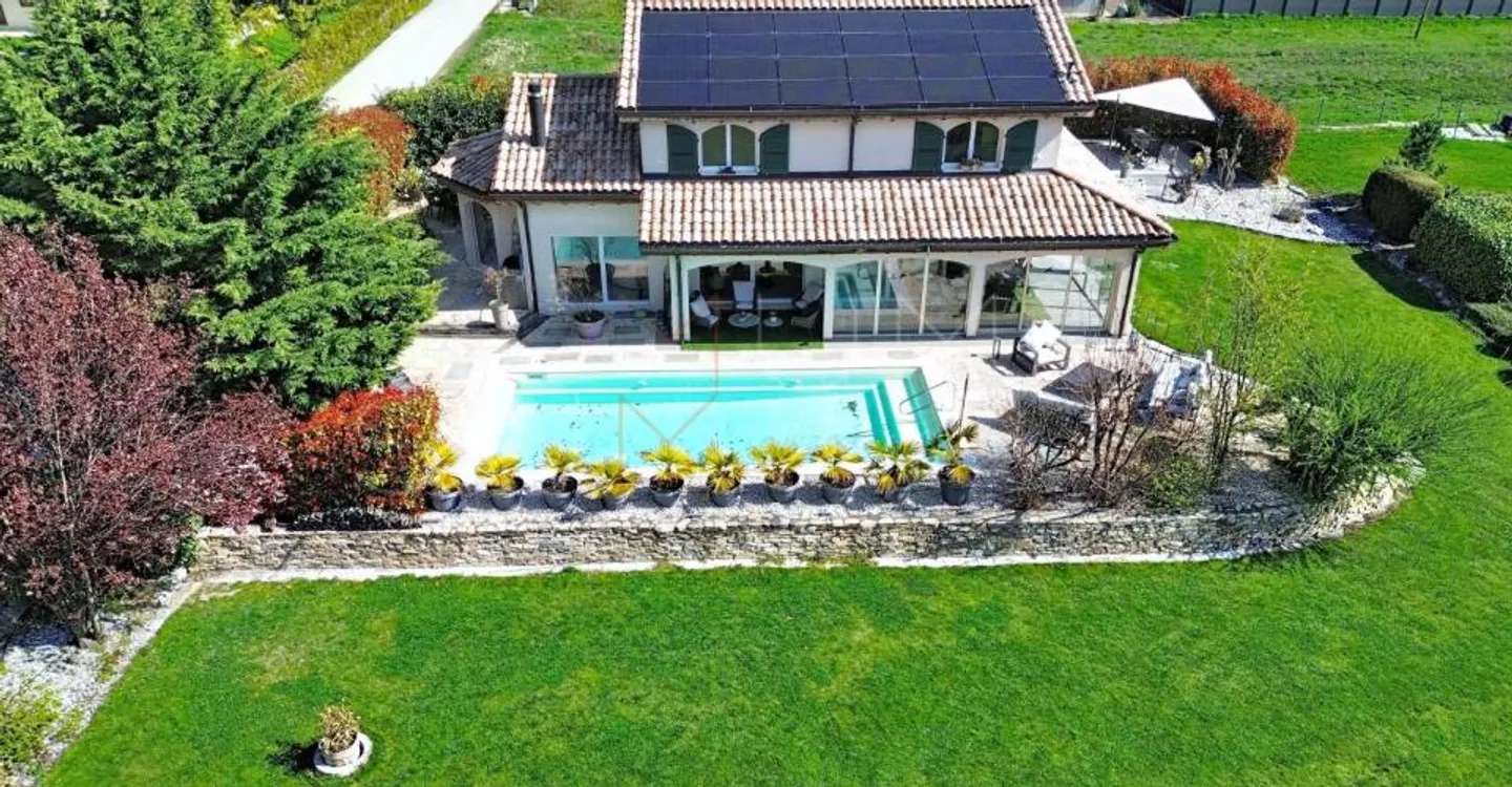 Maison individuelle avec piscine - Photo 3 sur 13