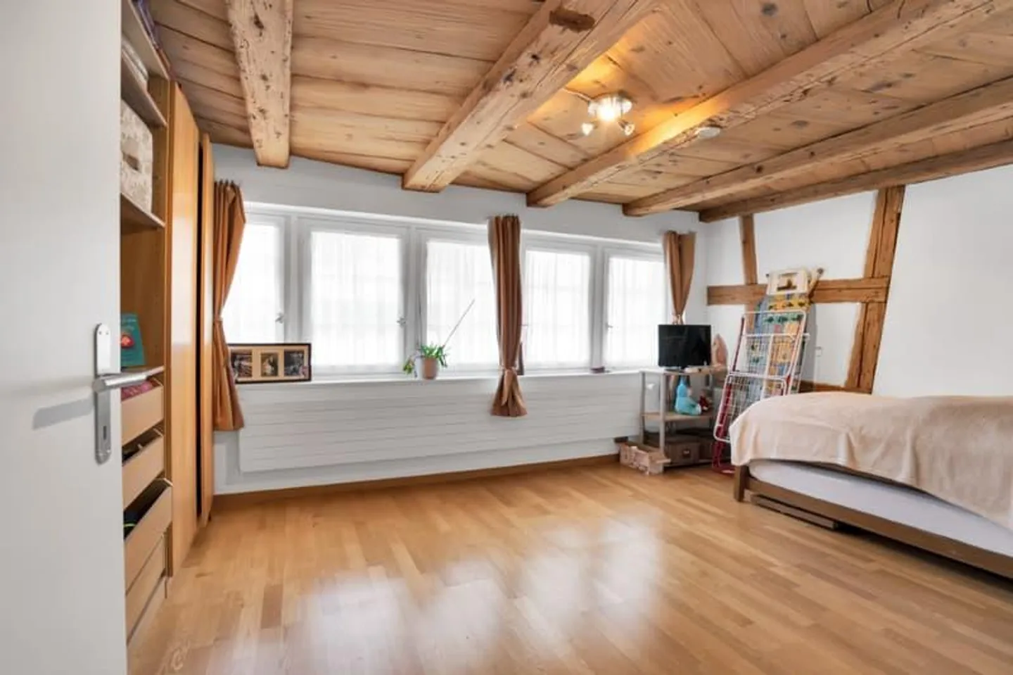 5,5 Zimmer-Wohnung auf 2 Etagen - Foto 7 von 11