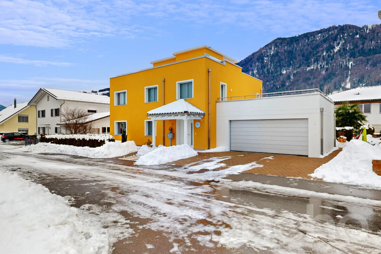 Maison individuelle spacieuse avec panorama et terrasse sur le toit - Photo 1 sur 12