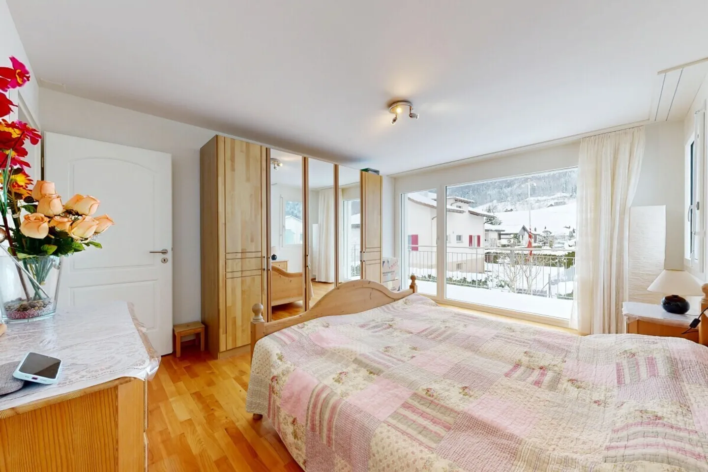 Maison individuelle spacieuse avec panorama et terrasse sur le toit - Photo 8 sur 12