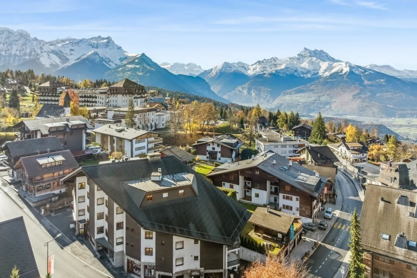 Renovated Triplex in the center of Villars-sur-Ollon - Photo 10 of 10