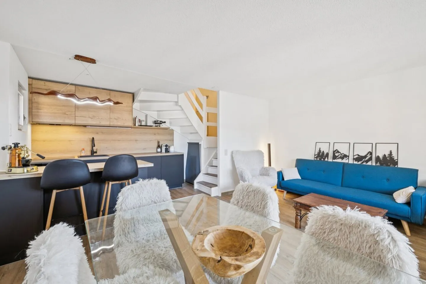 Renovated Triplex in the center of Villars-sur-Ollon - Photo 4 of 10