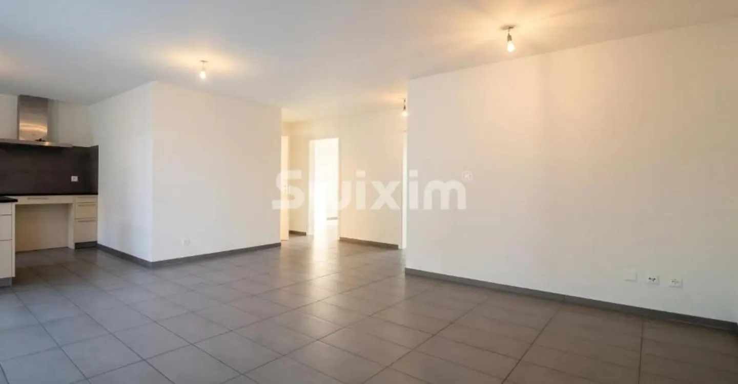2-bedroom PMR apartment with veranda, 24 m² terrace and garden - Photo 4 of 9