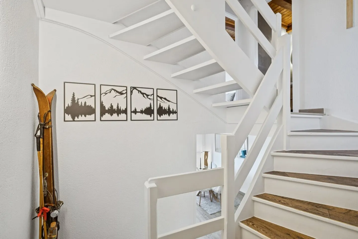 Renovated Triplex in the center of Villars-sur-Ollon - Photo 5 of 10