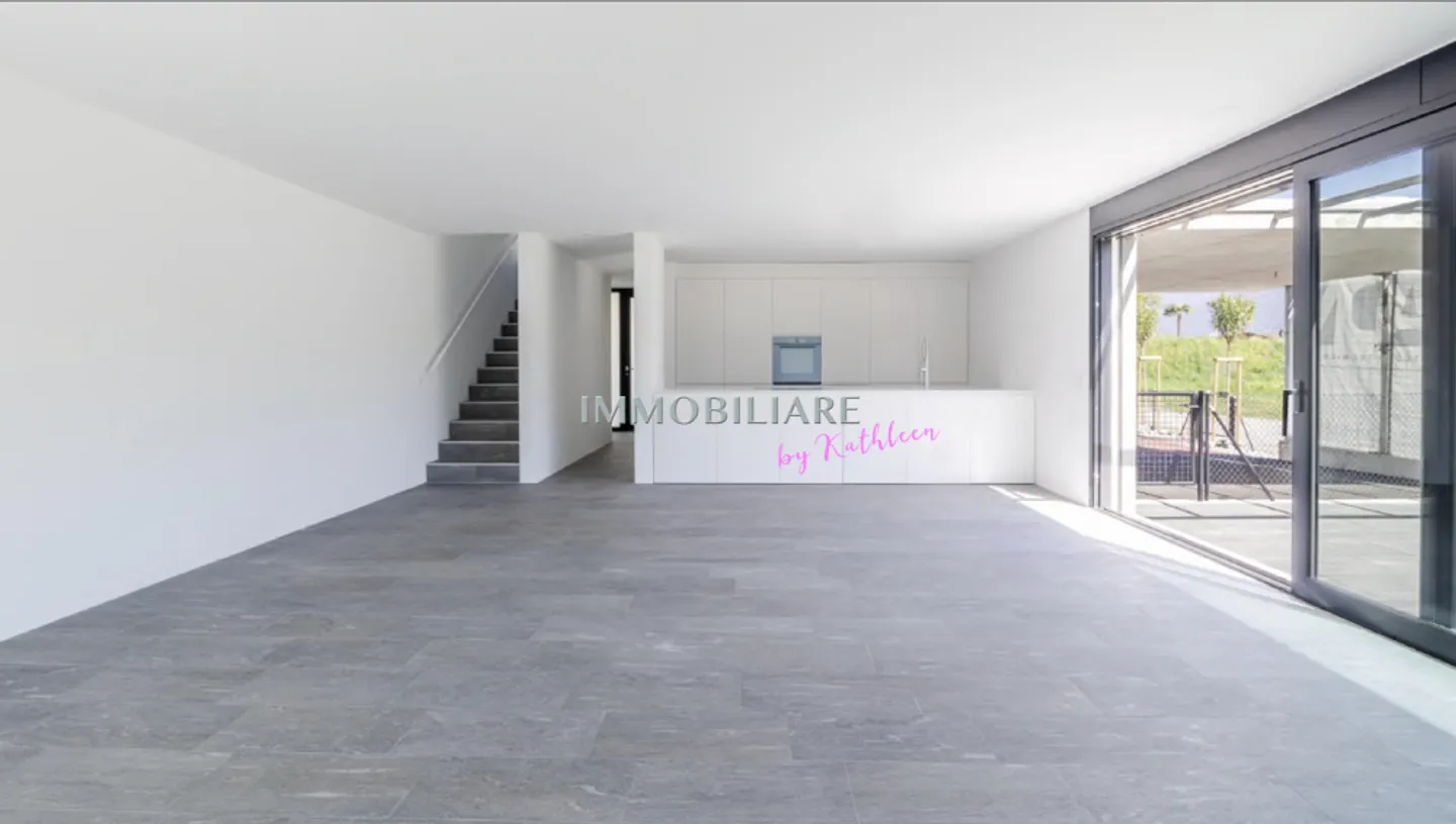 Casa unifamiliare con piscina, posizione soleggiata e tranquilla - Foto 1 di 13
