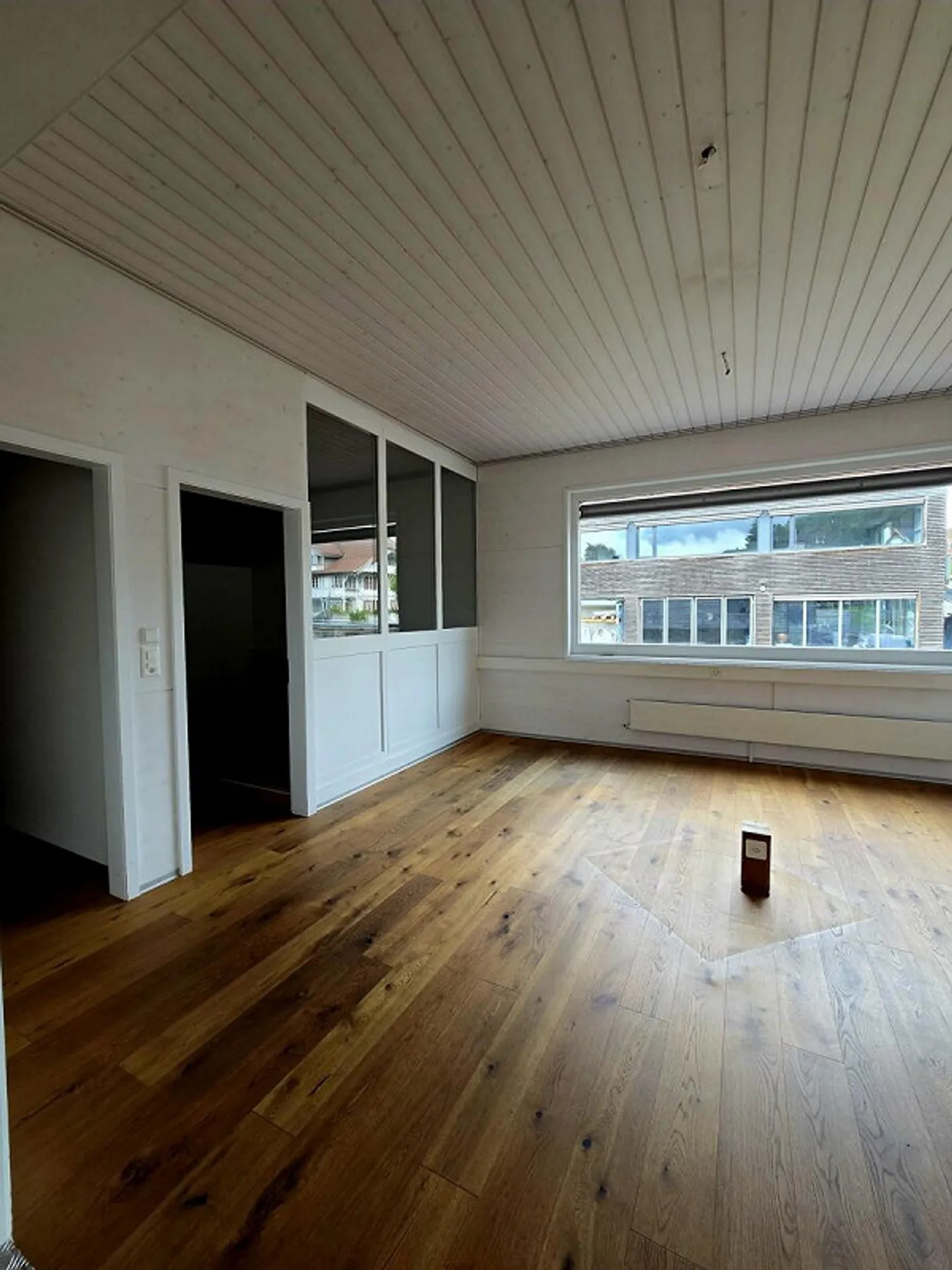 Beautiful commercial space in optimal location - Photo 1 of 13