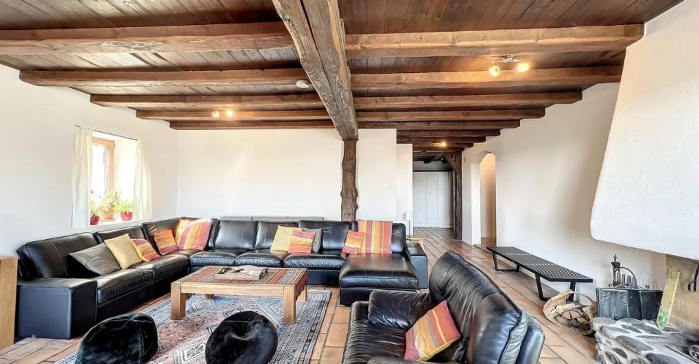 Geräumiges, vollständig renoviertes Dorfhaus - Foto 3 von 8