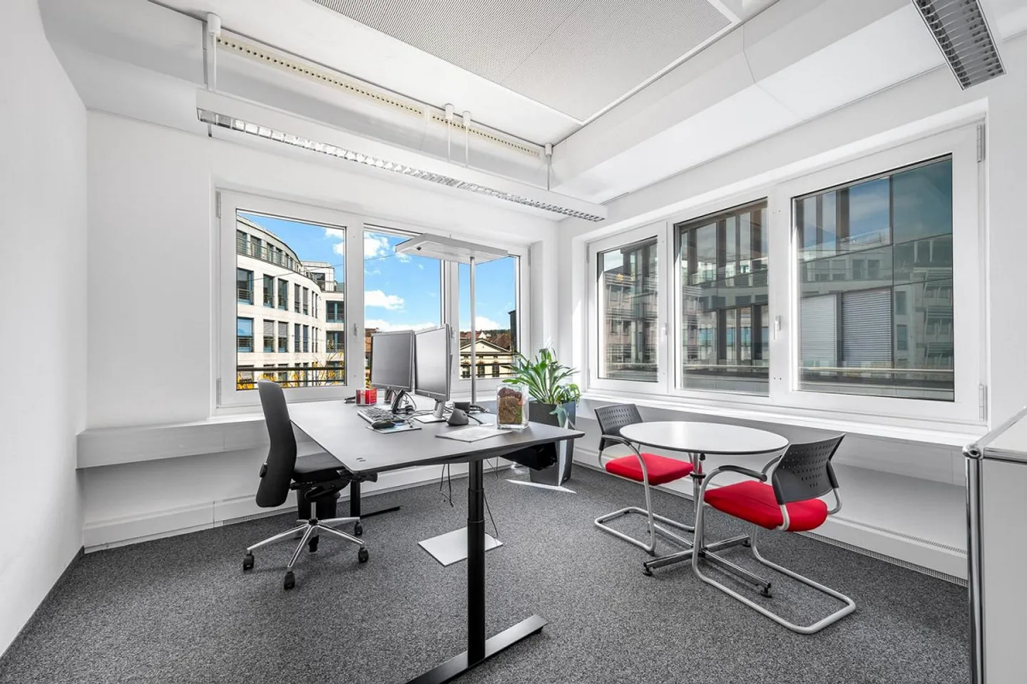 Your new location in the center of Winterthur - Photo 1 of 10